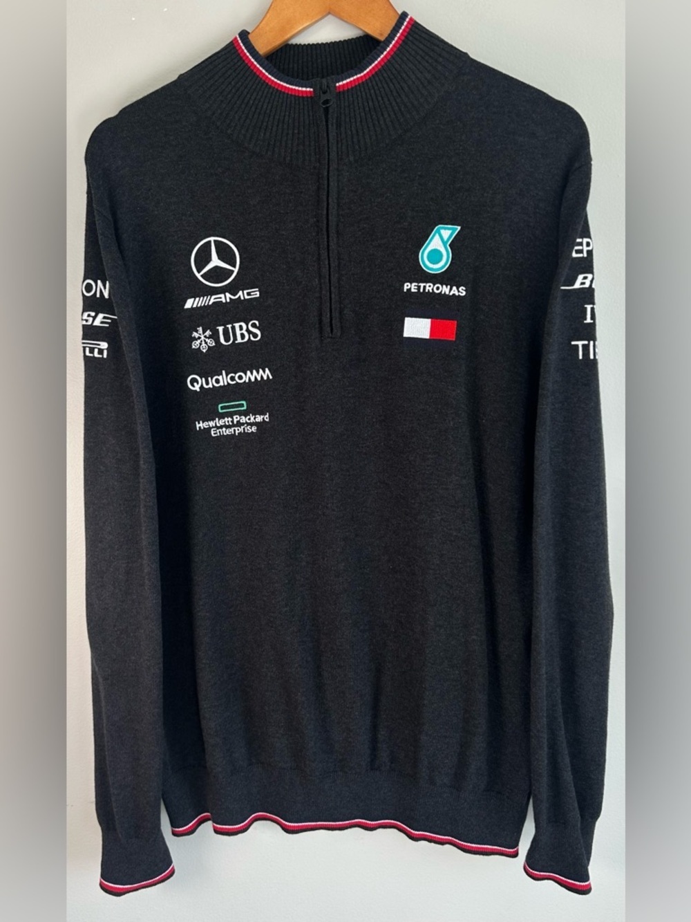 Mercedes AMG Petronas Motorsport F1T Team 2019 Official Merchandise Sweater RARE